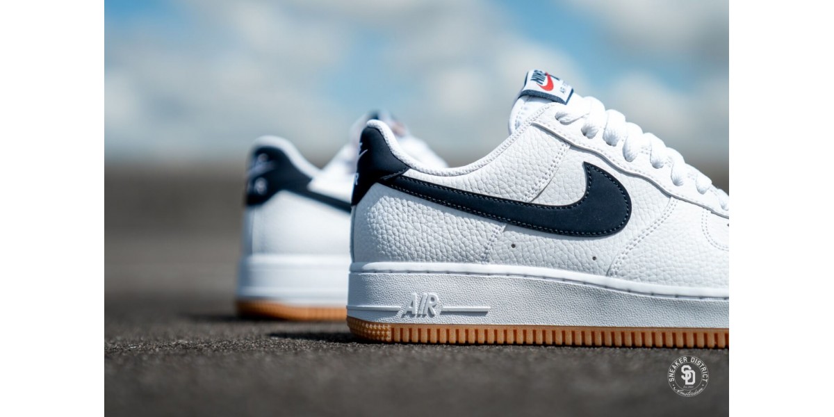 NIKE AIR FORCE 1 '07 2 WHITE／OBSIDIAN値引きは不可とさせてください